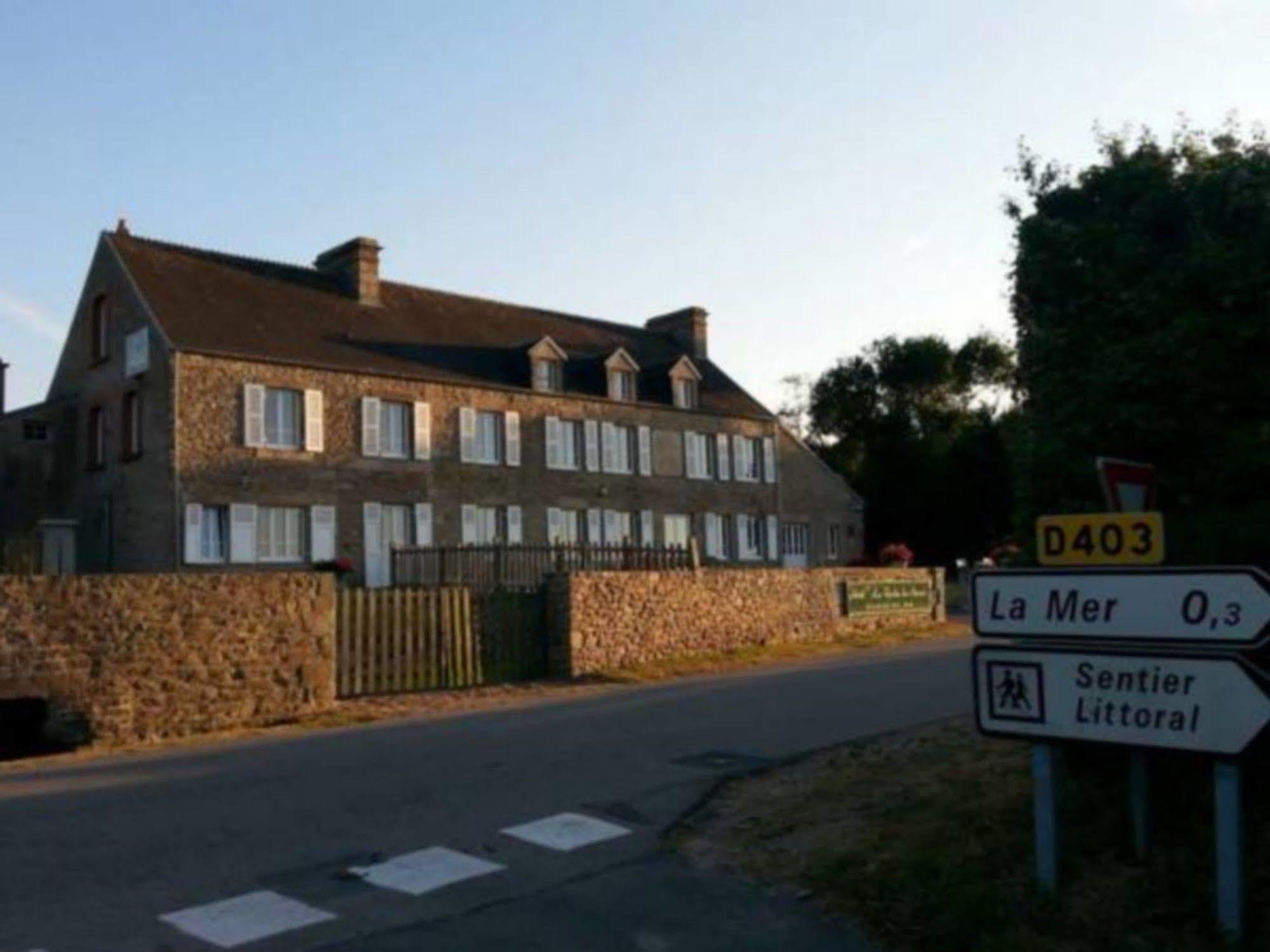 La Roche Du Marais Hotel Omonville-la-Petite Exterior photo